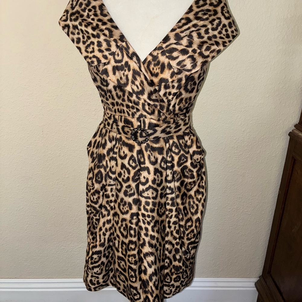 Kay Unger Animal Print Mini Dress Leopard size 8 wide Wrap Collar sexy fit